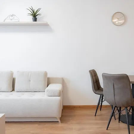 Castle Hill 2 Bedroom Free Parking * Bratislava
