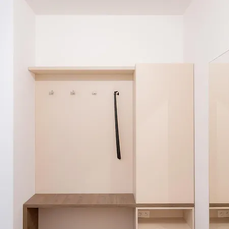 Апартаменты Castle Hill 2 Bedroom Free Parking *